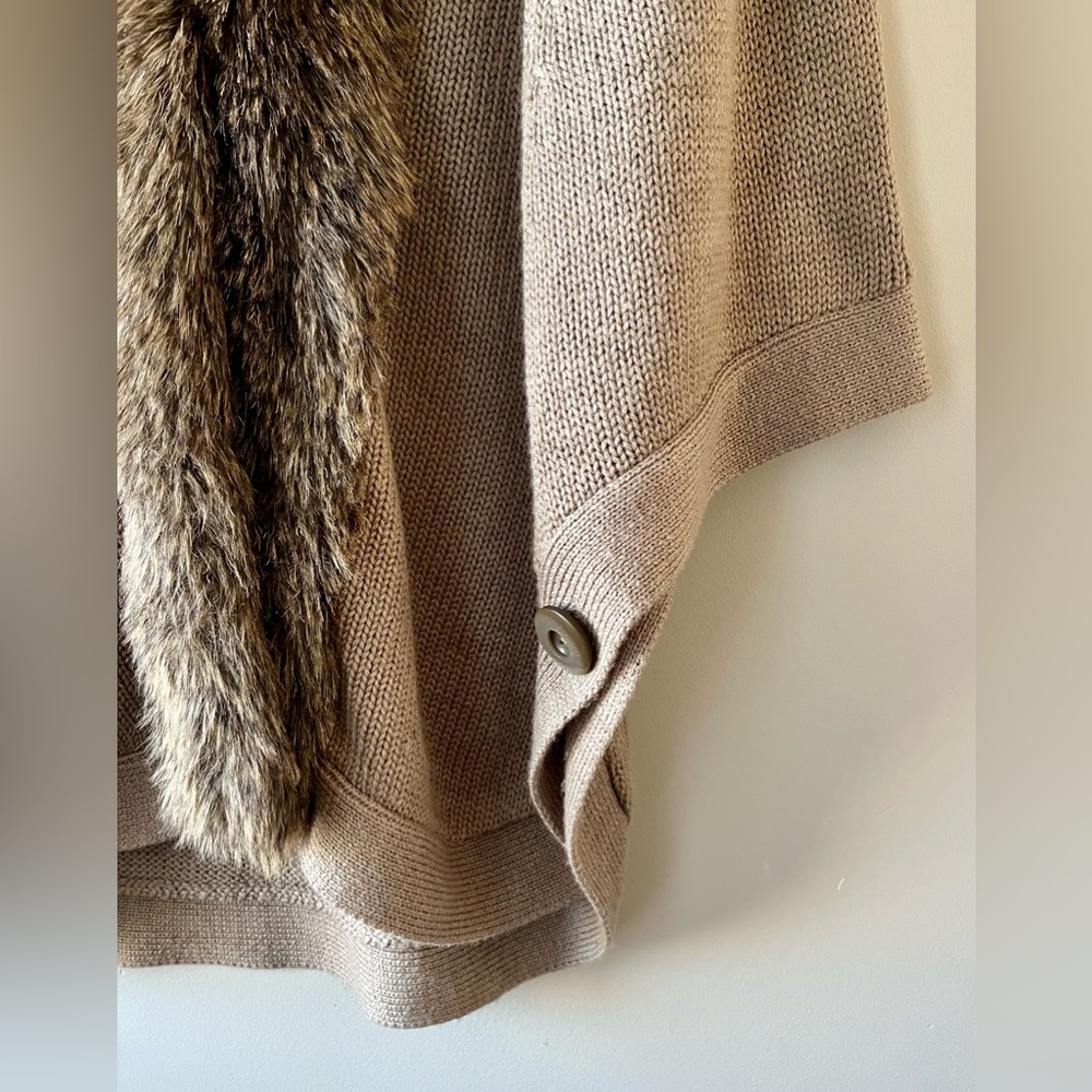 Coldwater Creek Beige Poncho/Sweater with Faux Fur Trim -M/L- Merino Wool Blend - Picture 6 of 10
